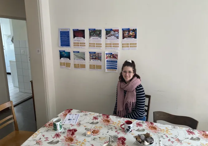 La jeune Chloé Cherpillod peine à trouver son public. Son travail et l’espace d’écoute qu’elle anime sont pourtant essentiels, confirment le recteur et l’Eglise réformée qui l’emploie.