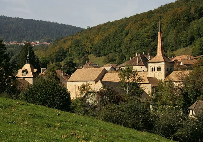Abbatiale de Romainmôtier (©Roland Zumbühl, CC BY-SA 3.0 Wikimedia Commons)