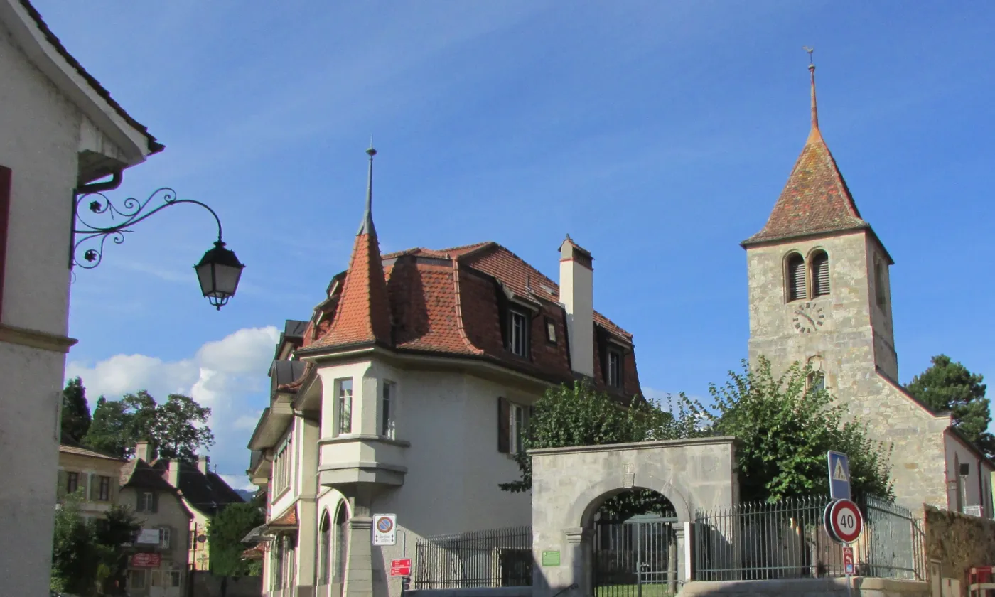 Temple de Bevaix (©René Hourdry, CC BY-SA 4.0 Wikimedia Commons)